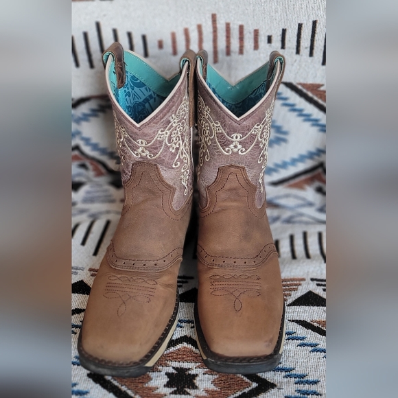 Corral Brown and Cream Embroidered Cowgirl Boots, Size 8 - Picture 5 of 10